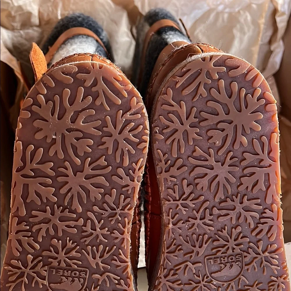 Sorel Chipahko Blanket Wool-Blend Boots - Picture 12 of 16